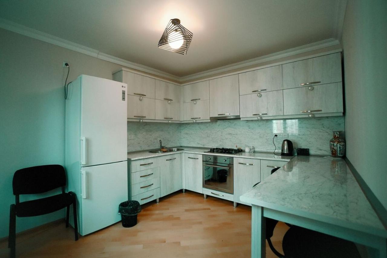 Apartment Old Кутаиси Екстериор снимка